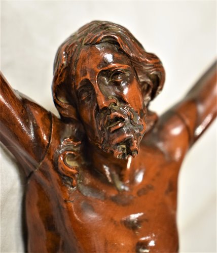 Cristo crocifisso in  legno di bosso